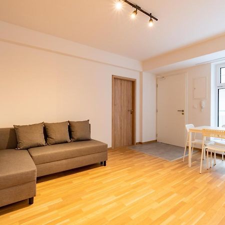 Brand New Two Room Apartment #26 With Free Secure Parking Close To Center Praga Exterior foto