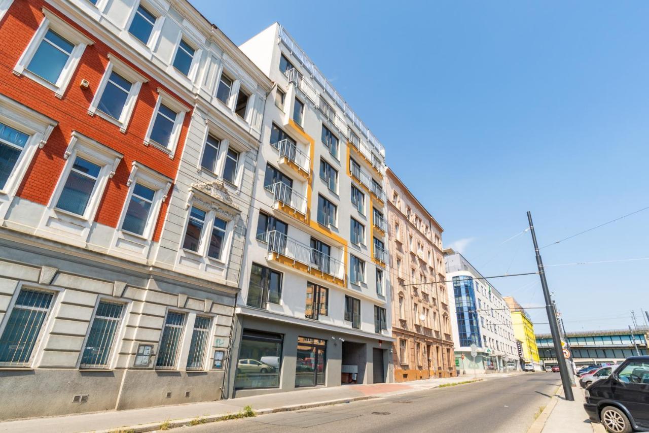 Brand New Two Room Apartment #26 With Free Secure Parking Close To Center Praga Exterior foto
