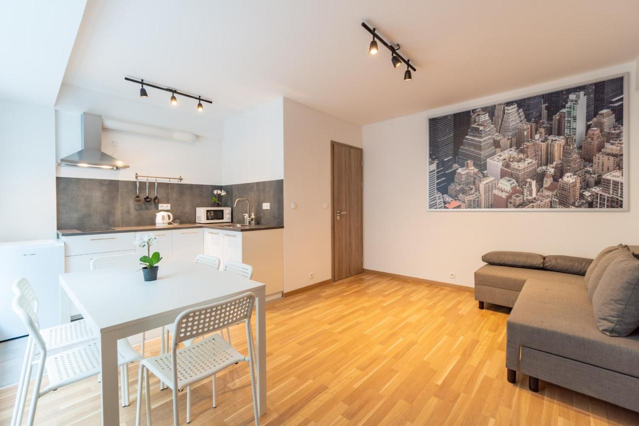 Brand New Two Room Apartment #26 With Free Secure Parking Close To Center Praga Exterior foto