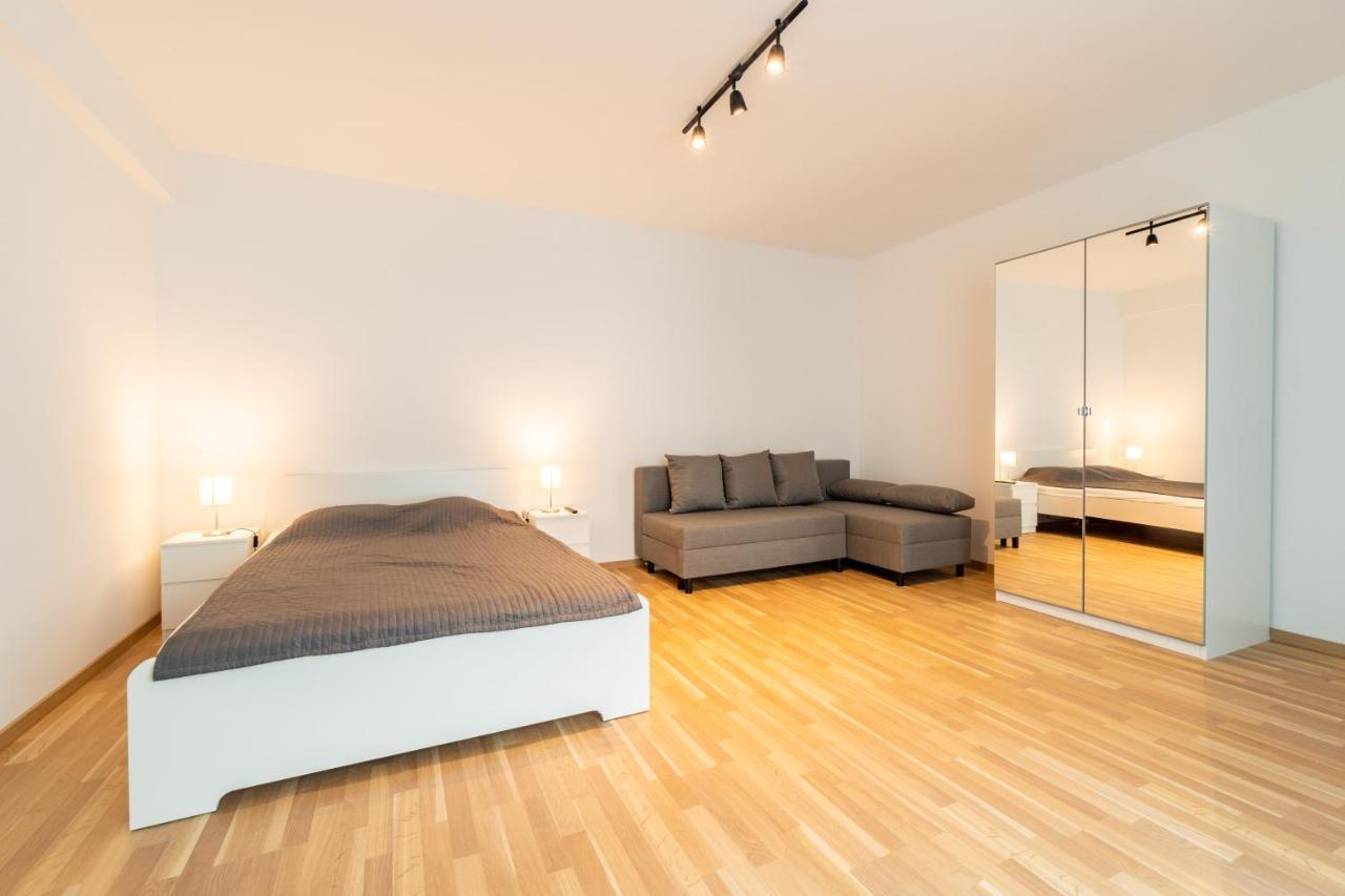 Brand New Two Room Apartment #26 With Free Secure Parking Close To Center Praga Exterior foto