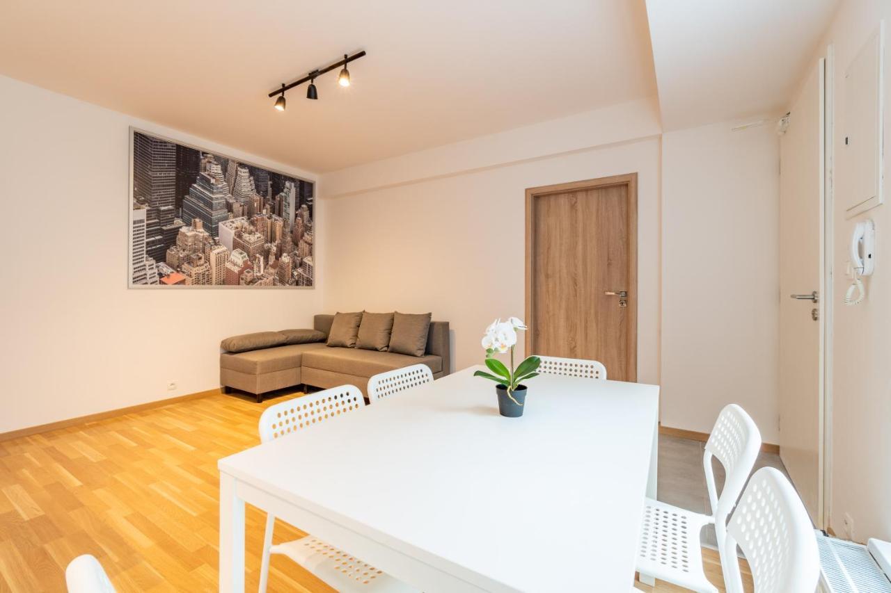 Brand New Two Room Apartment #26 With Free Secure Parking Close To Center Praga Exterior foto